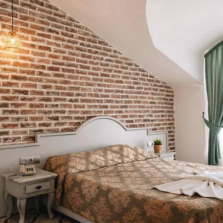 Del Mare Hotell *