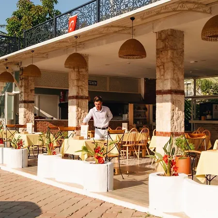 Del Mare Hotel *