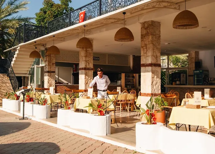 Del Mare Hotel *