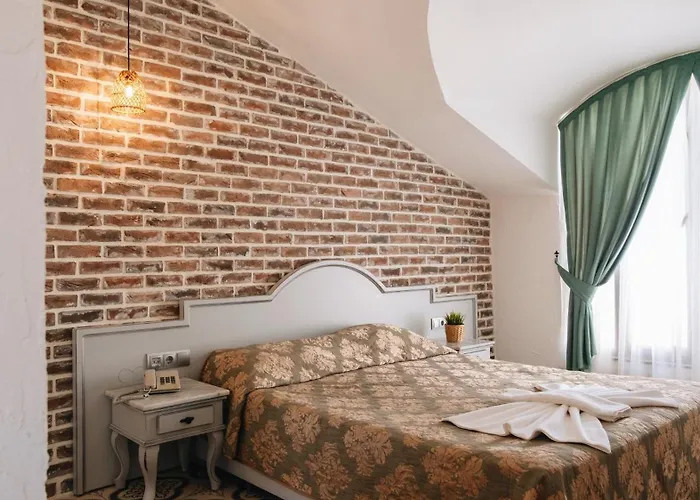Del Mare Hotel *